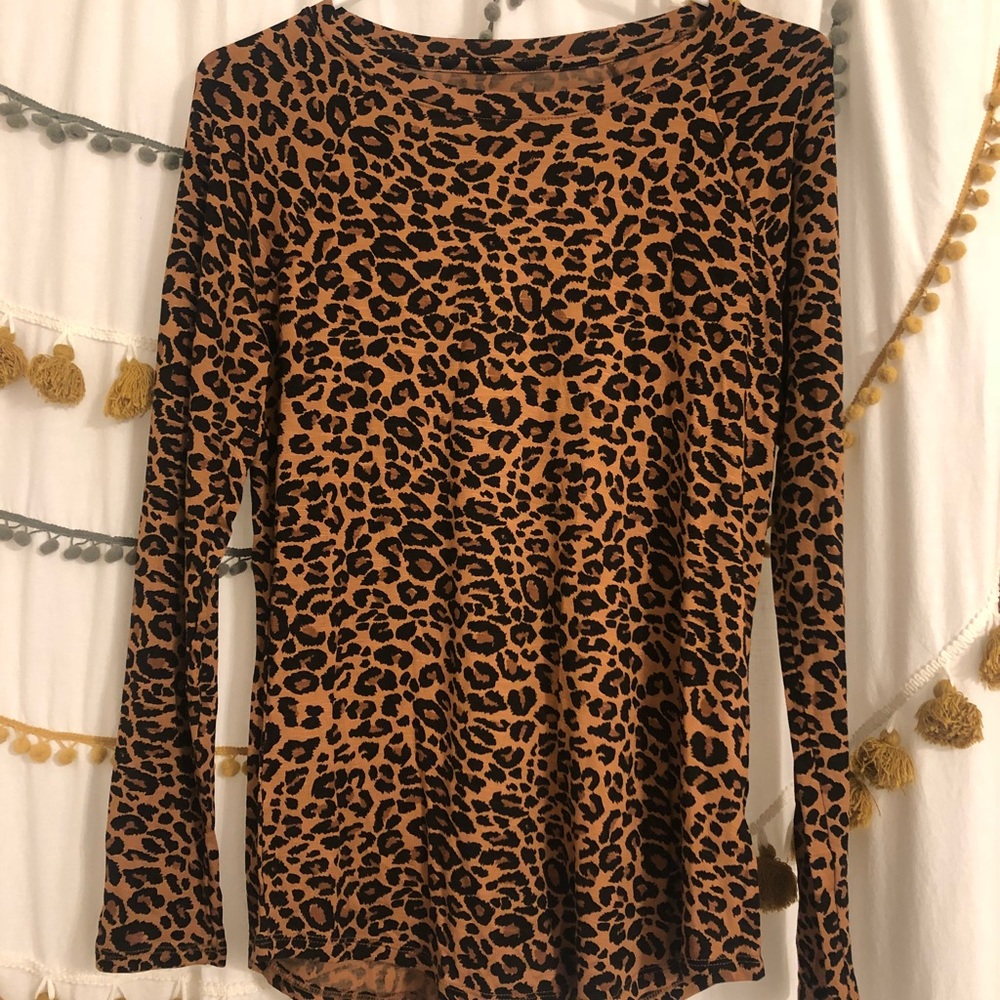 NWOT Leopard Print Long Sleeve cotton top
